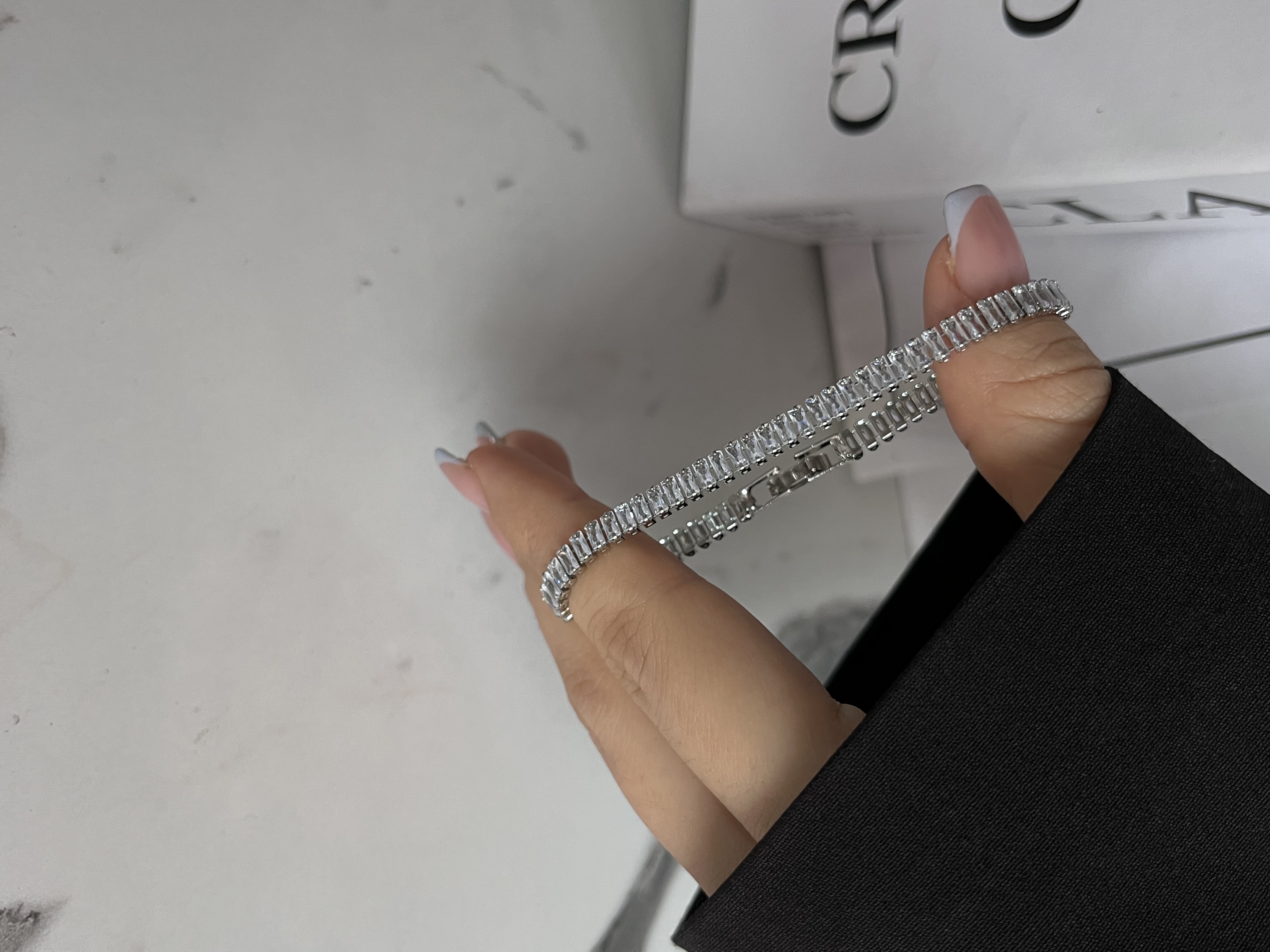 دستبند تنیسی نقره ای